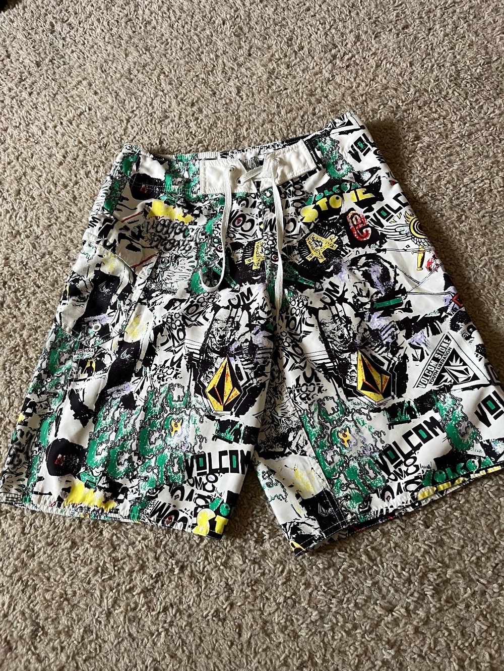 Volcom Y2K White All Over Print Board Shorts Size 30
